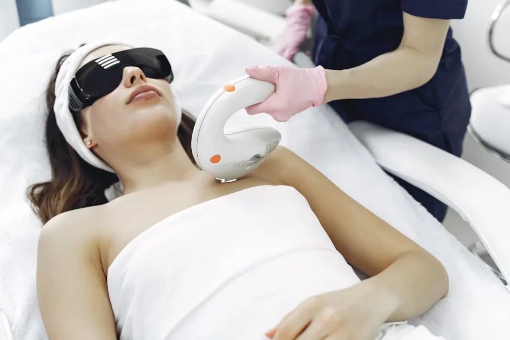 Användning av laser för att förbättra hudens utseende efter immunterapi